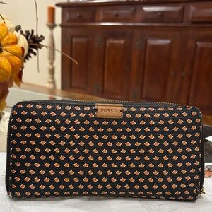 Fossil Black and cream Geometric Wallet